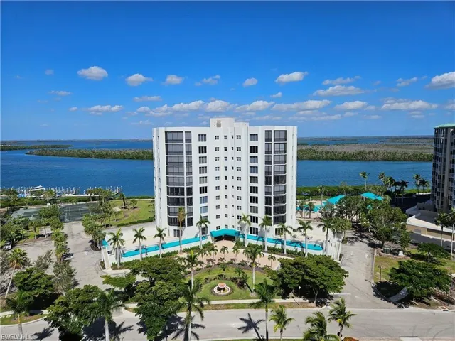 4183 Bay Beach Ln 375, Fort Myers Beach, Florida 33931