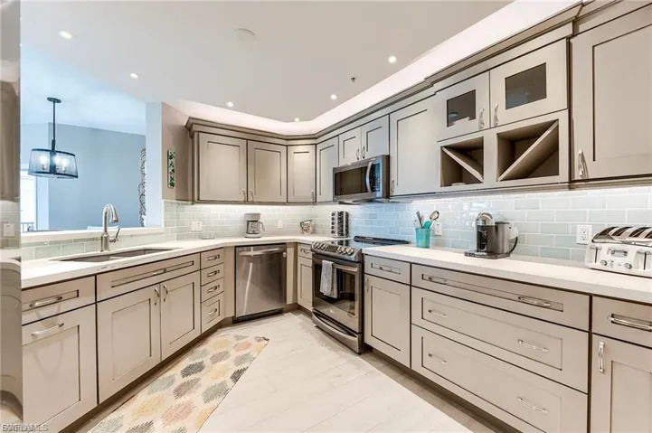 4183 Bay Beach Ln 375, Fort Myers Beach, Florida 33931