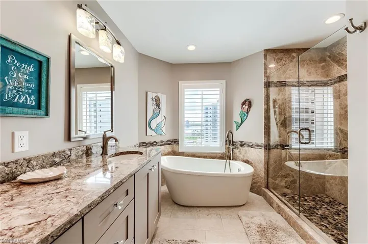 4183 Bay Beach Ln 375, Fort Myers Beach, Florida 33931