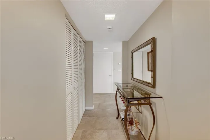 5  Bluebill  AVE, Naples, FL 34108