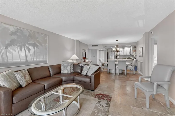 5  Bluebill  AVE, Naples, FL 34108