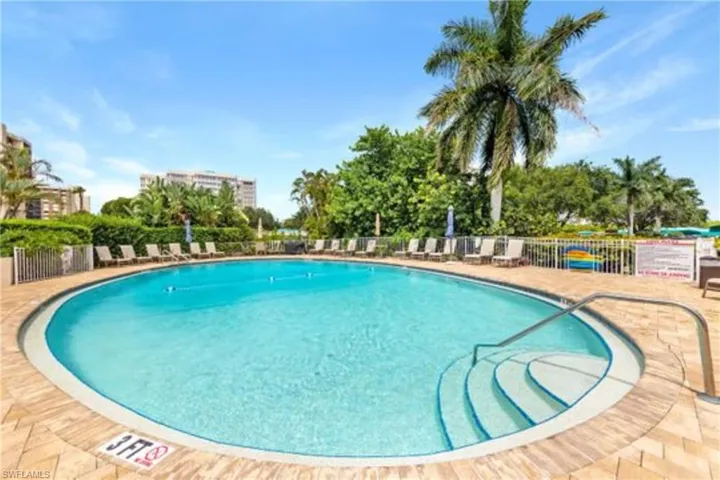 5  Bluebill  AVE, Naples, FL 34108