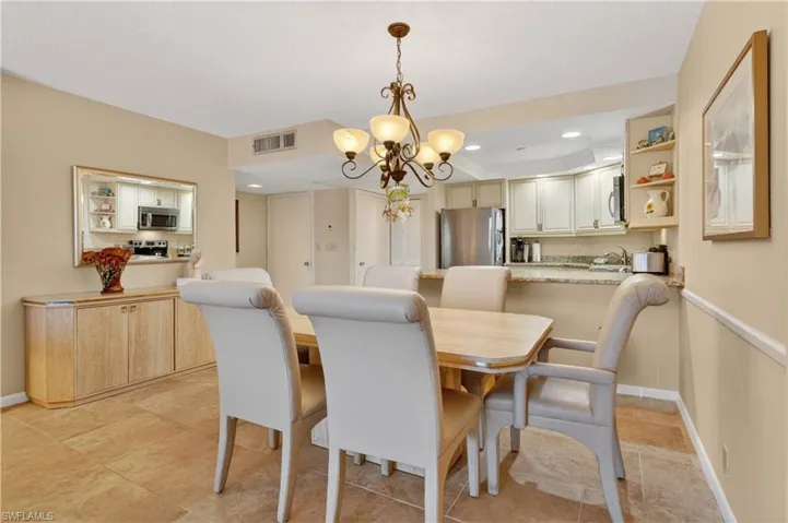 5  Bluebill  AVE, Naples, FL 34108
