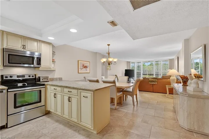 5  Bluebill  AVE, Naples, FL 34108