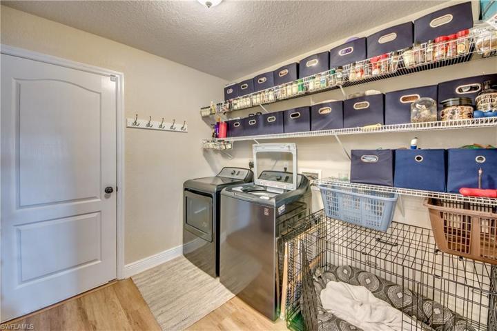941 SW 6th AVE, CAPE CORAL FL 33991
