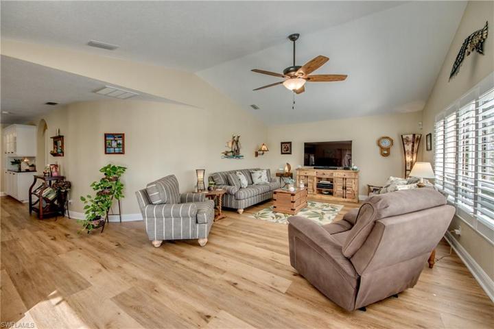 941 SW 6th AVE, CAPE CORAL FL 33991