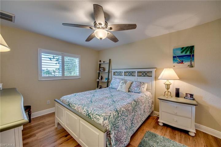 Guest bedroom #1
