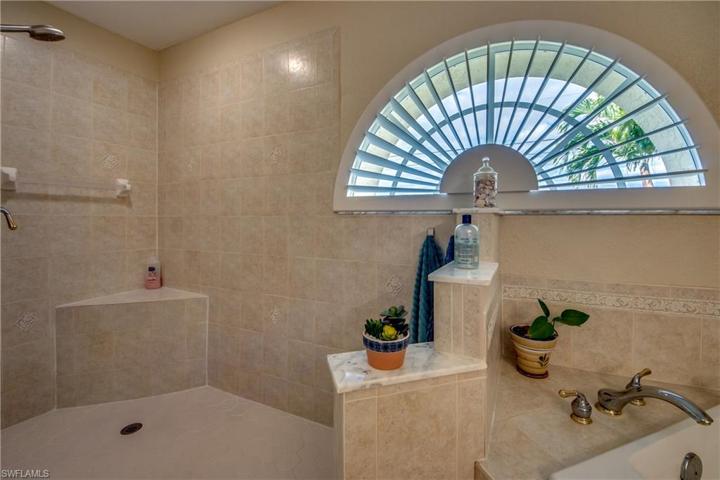 941 SW 6th AVE, CAPE CORAL FL 33991