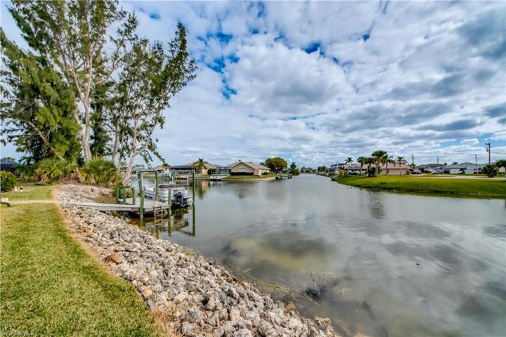 941 SW 6th AVE, CAPE CORAL FL 33991