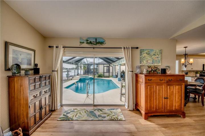 941 SW 6th AVE, CAPE CORAL FL 33991