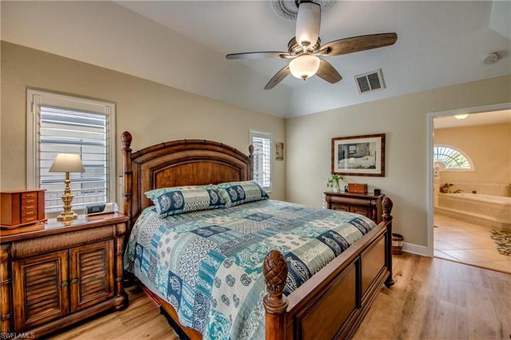941 SW 6th AVE, CAPE CORAL FL 33991