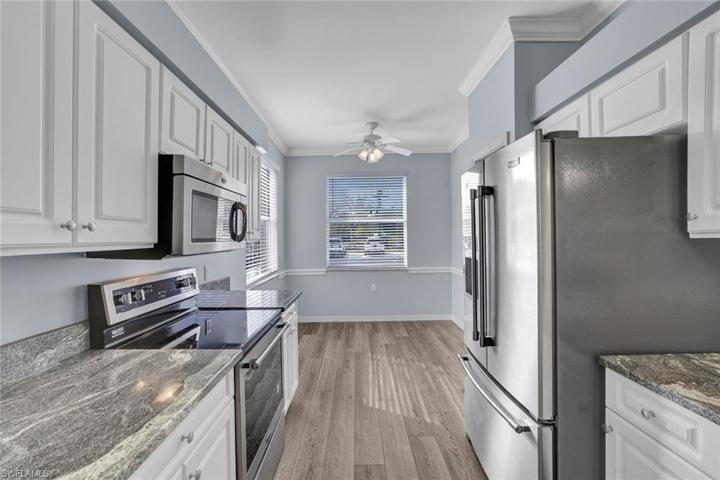 Kitchen - brand new Maytag appliances