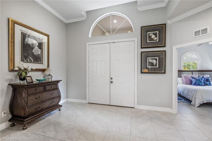 Entry/Foyer Area