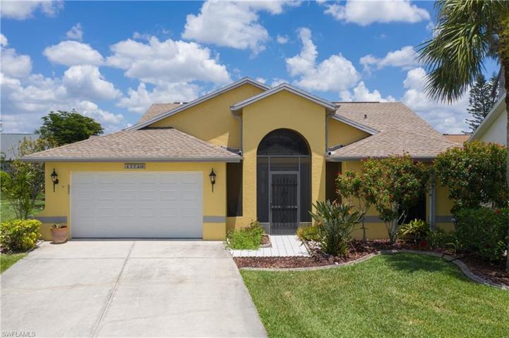 17730  Dracena  CIR, North Fort Myers, FL 33917