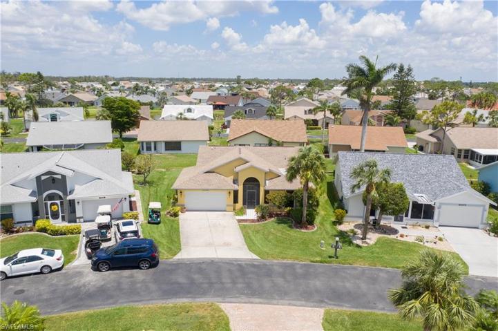 17730  Dracena  CIR, North Fort Myers, FL 33917