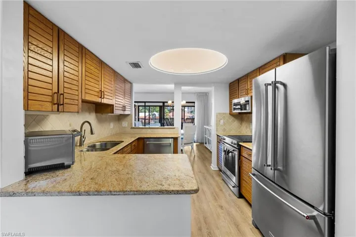 6710 Pelican Bay Blvd 422, Naples, Florida 34108
