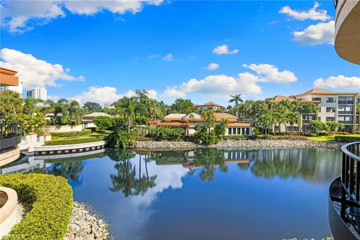 6710 Pelican Bay Blvd 422, Naples, Florida 34108
