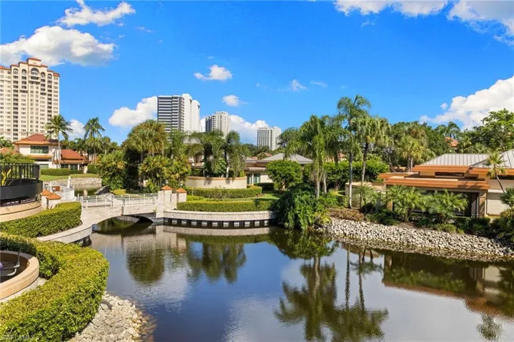 6710 Pelican Bay Blvd 422, Naples, Florida 34108