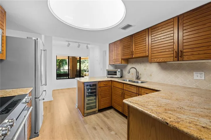 6710 Pelican Bay Blvd 422, Naples, Florida 34108
