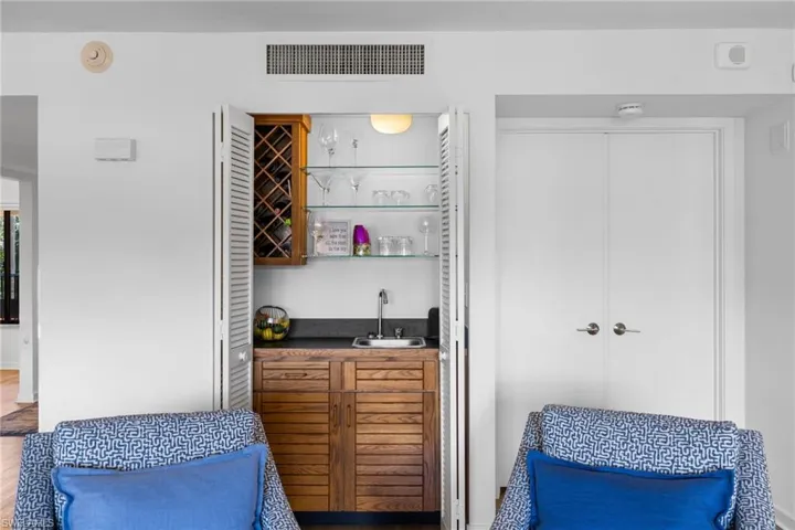 6710 Pelican Bay Blvd 422, Naples, Florida 34108