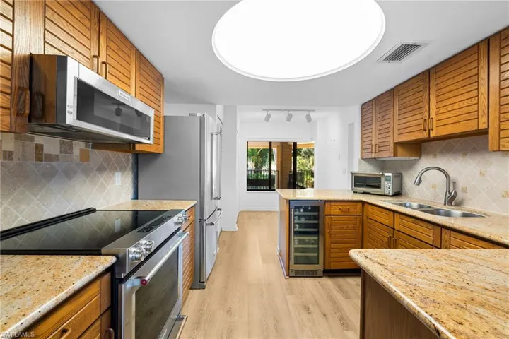 6710 Pelican Bay Blvd 422, Naples, Florida 34108