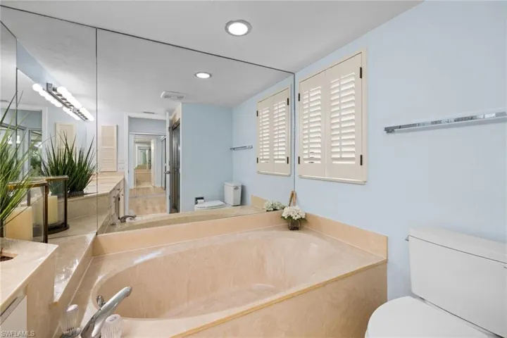 6710 Pelican Bay Blvd 422, Naples, Florida 34108