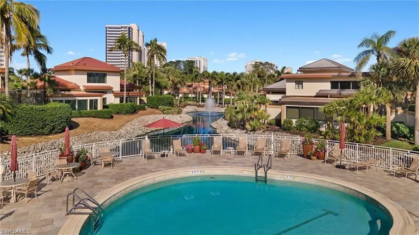 6710 Pelican Bay Blvd 422, Naples, Florida 34108