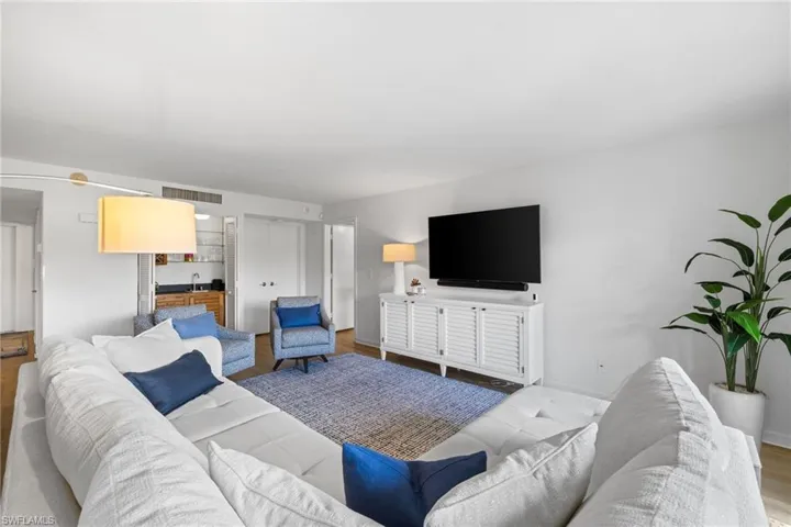 6710 Pelican Bay Blvd 422, Naples, Florida 34108