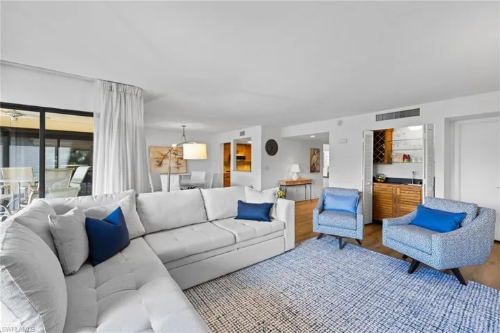 6710 Pelican Bay Blvd 422, Naples, Florida 34108