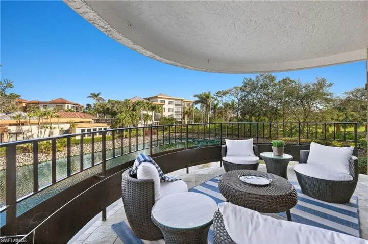 6710 Pelican Bay Blvd 422, Naples, Florida 34108