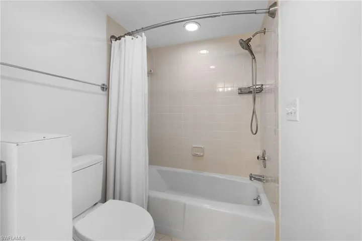 6710 Pelican Bay Blvd 422, Naples, Florida 34108