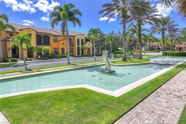 9076  Rialto  ST, Naples, FL 34113