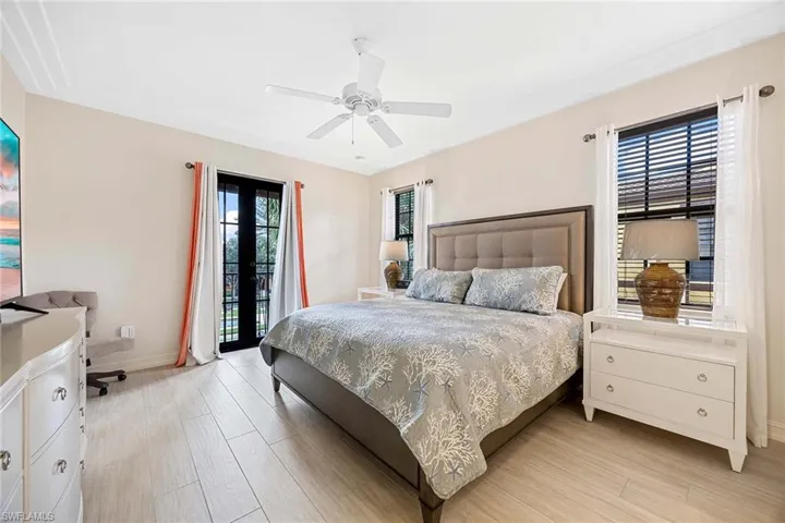 9076  Rialto  ST, Naples, FL 34113
