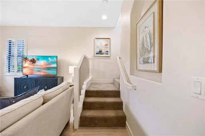 9076  Rialto  ST, Naples, FL 34113