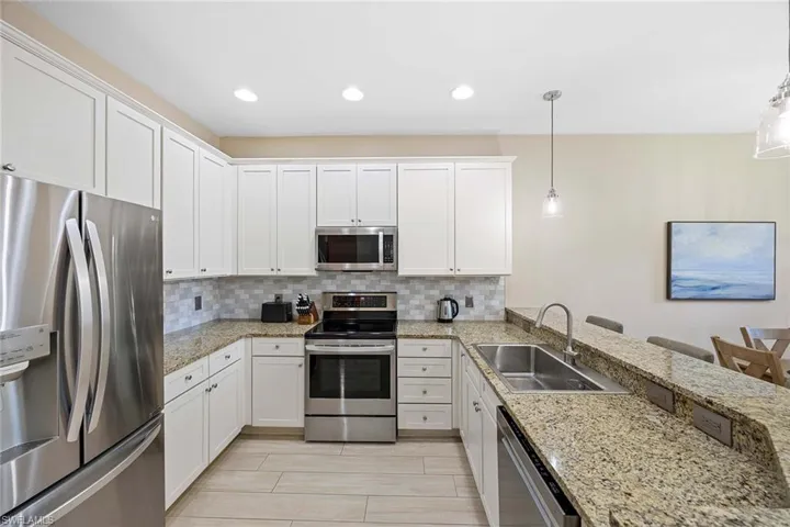 9076  Rialto  ST, Naples, FL 34113
