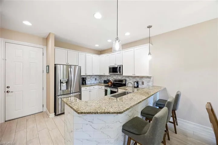 9076  Rialto  ST, Naples, FL 34113