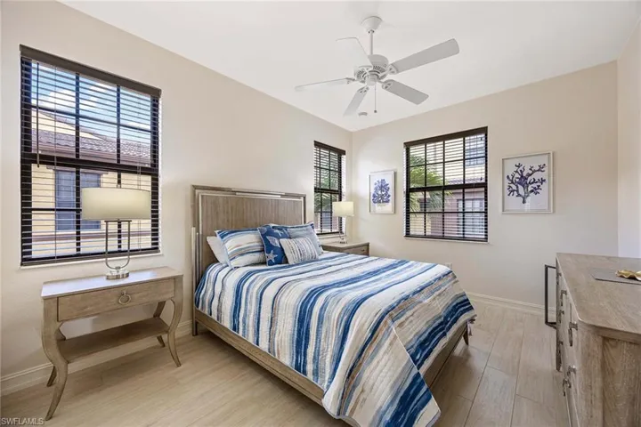 9076  Rialto  ST, Naples, FL 34113