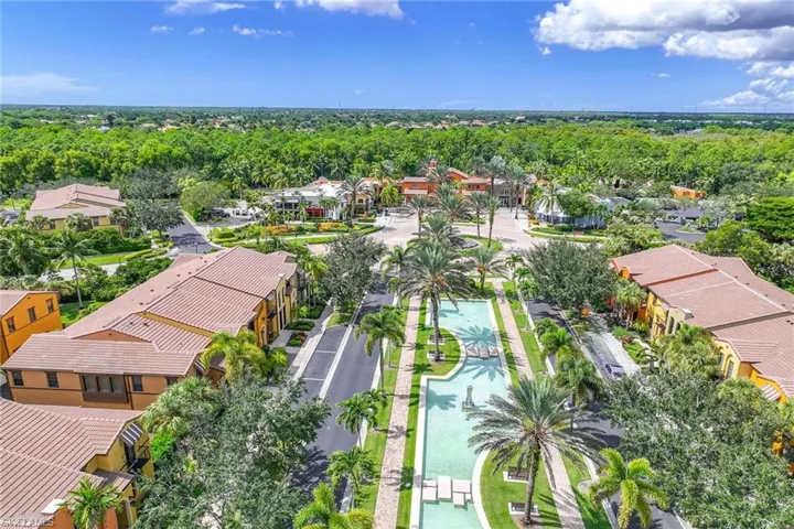 9076  Rialto  ST, Naples, FL 34113