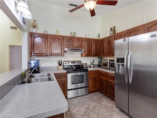 9298 San Carlos Blvd, Fort Myers, Florida 33967