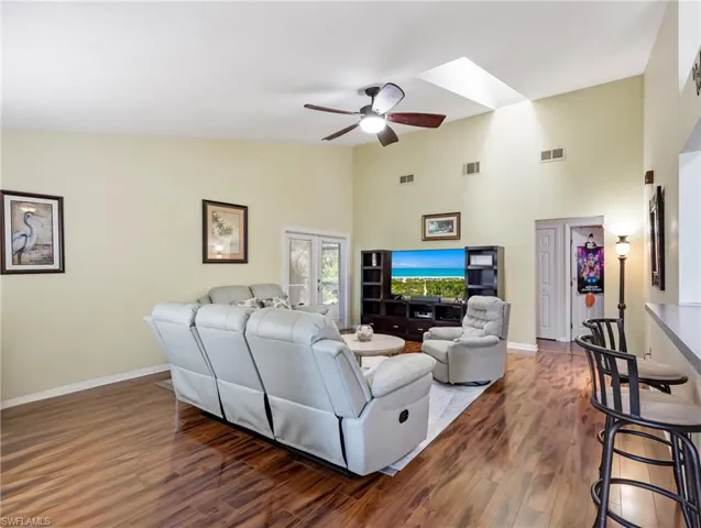 9298 San Carlos Blvd, Fort Myers, Florida 33967