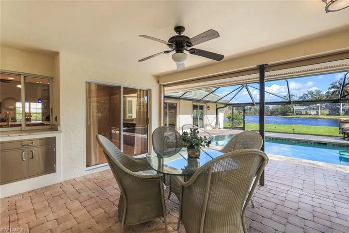 Pass through from kitchen to lanai dining