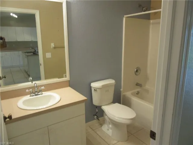 271 Sw 4th St 271, Cape Coral, Florida 33991