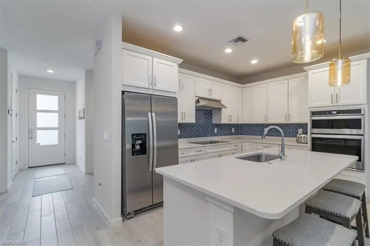 13021  Pembroke  DR, Naples, FL 34105