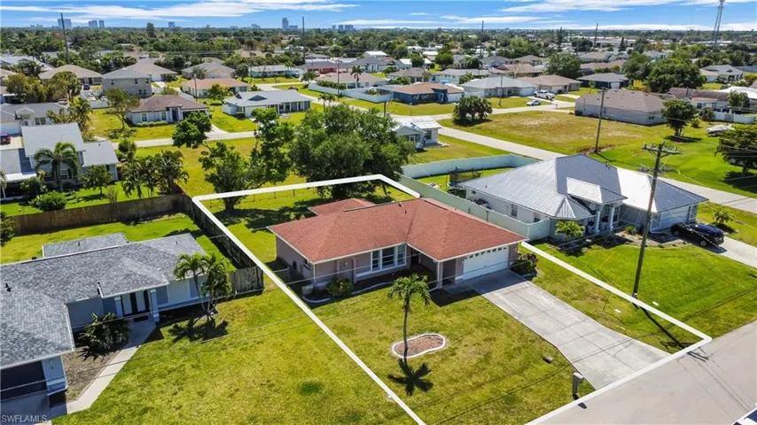 305 NE 23rd  AVE, Cape Coral, FL 33909
