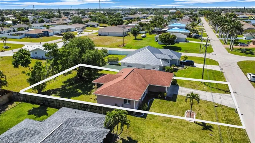 305 NE 23rd  AVE, Cape Coral, FL 33909