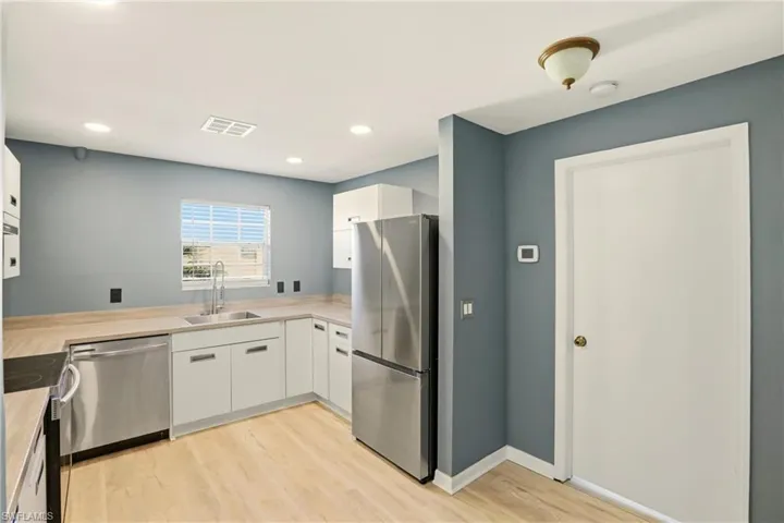 165  Bristol  LN, Naples, FL 34112