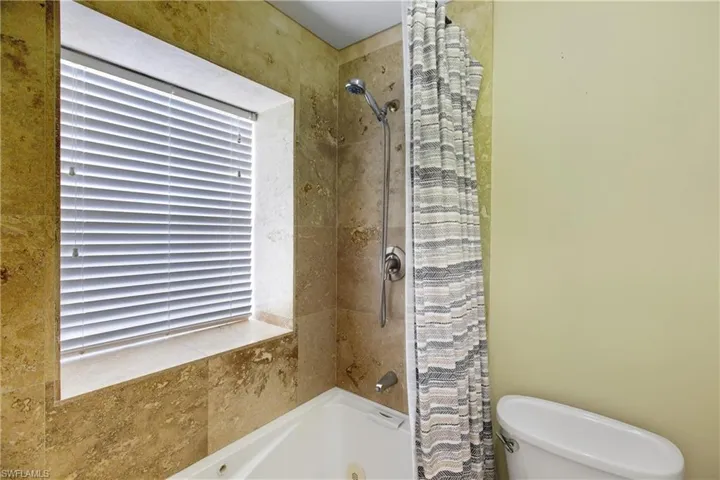 165  Bristol  LN, Naples, FL 34112