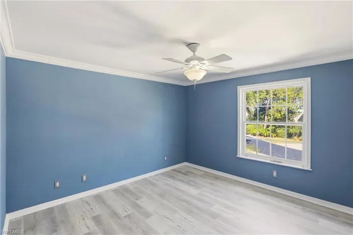 165  Bristol  LN, Naples, FL 34112