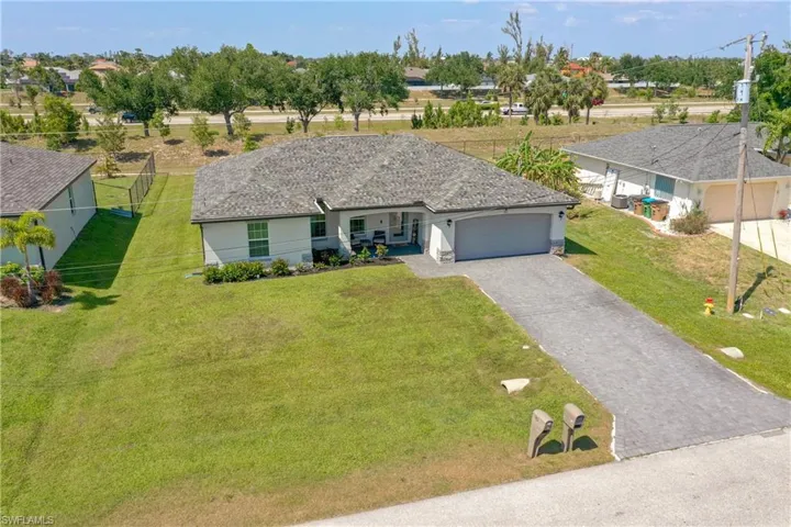 Aerial view from the front...don't let the street behind the house fool you - it is surprisingly quiet!