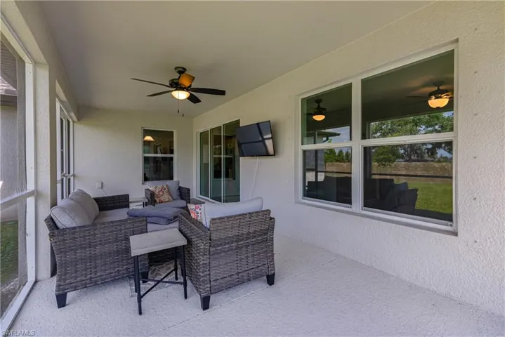 Another view of the spacious lanai